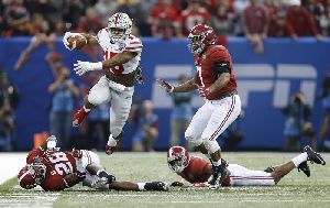 Ezekiel Elliot is an explosive back, and will try and help lead #1 Ohio state to another championship. (Ghetty Images)